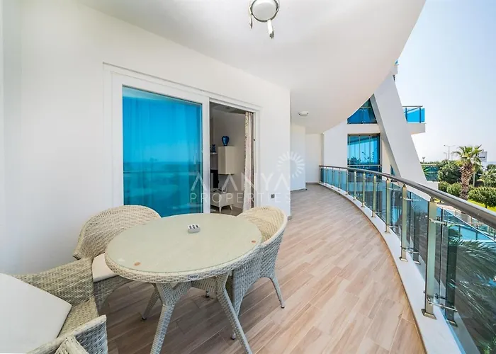 Calista, Empire, Seven Stars Hotel