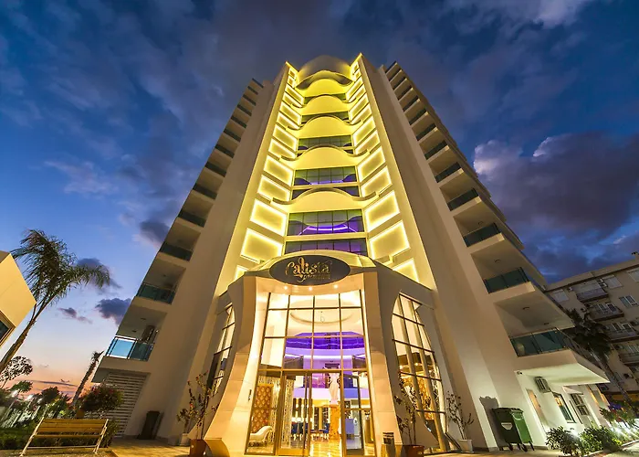 Calista, Empire, Seven Stars Hotel