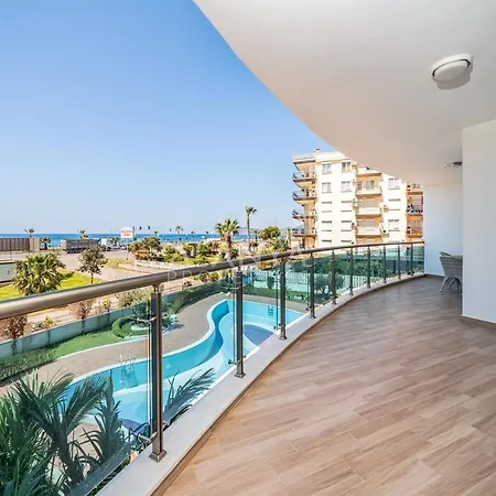 Calista, Empire, Seven Stars Hotel