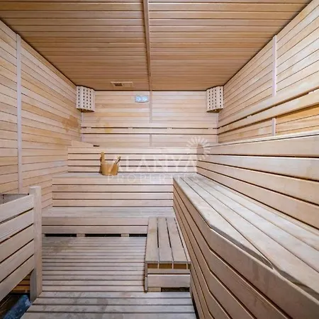 Calista, Empire, Seven Stars Hotel 5*