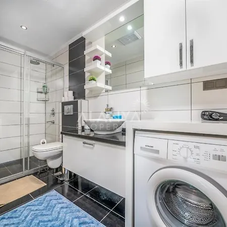 Hotel Calista, Empire, Seven Stars 5*