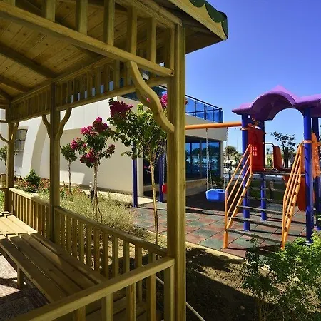 Calista, Empire, Seven Stars Hotel