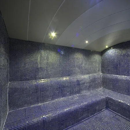 Calista, Empire, Seven Stars 5*